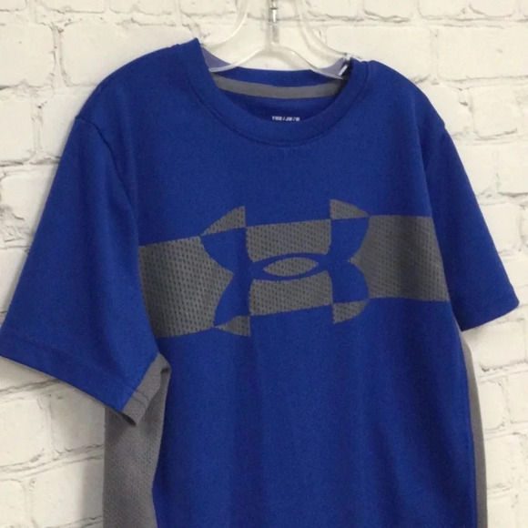 Under Armour Athletic Short Sleeve Top size Medium (10/12) - Picture 2 of 6